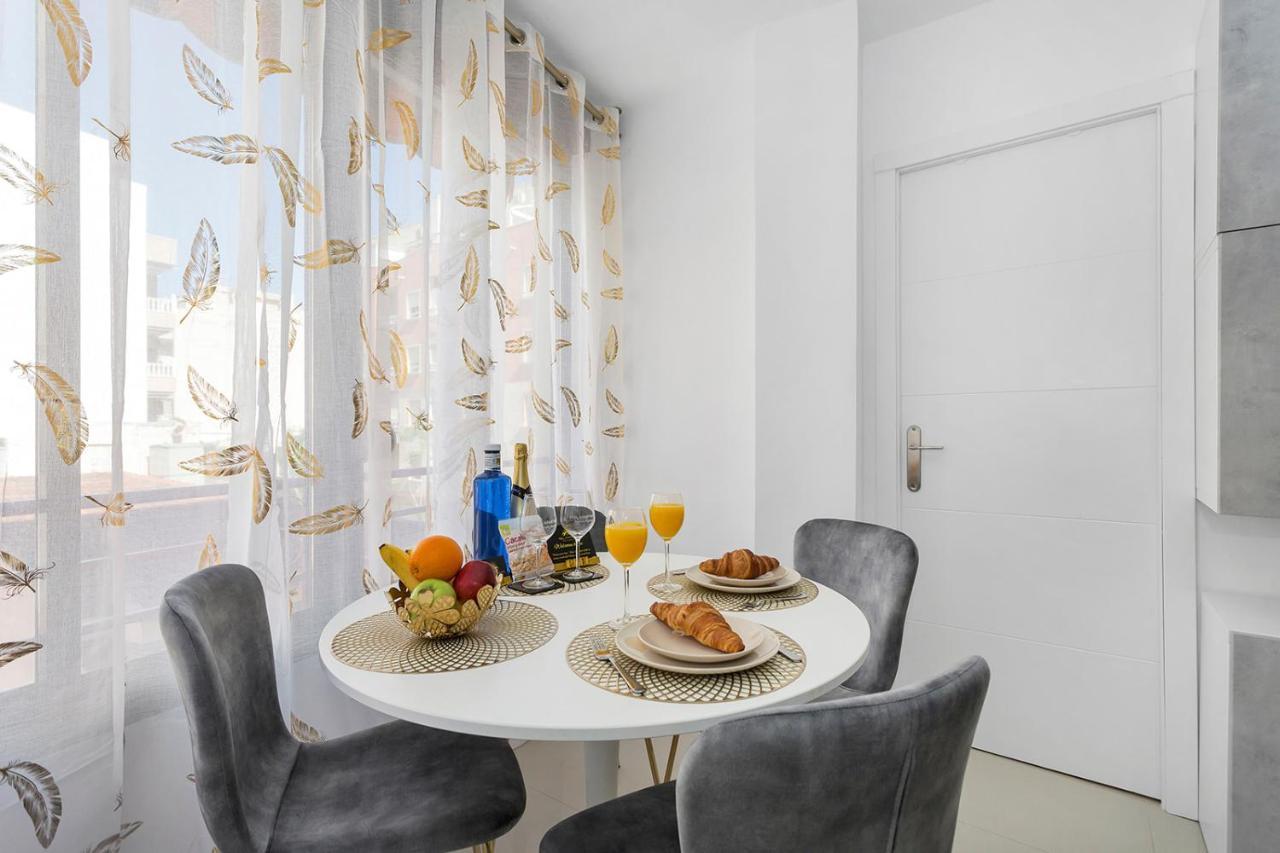 Reel Apartments- Walk To The Beach And Centre Torrevieja Exteriör bild